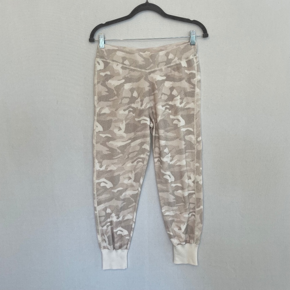 OST Women’s XS Tan Camo Joggers